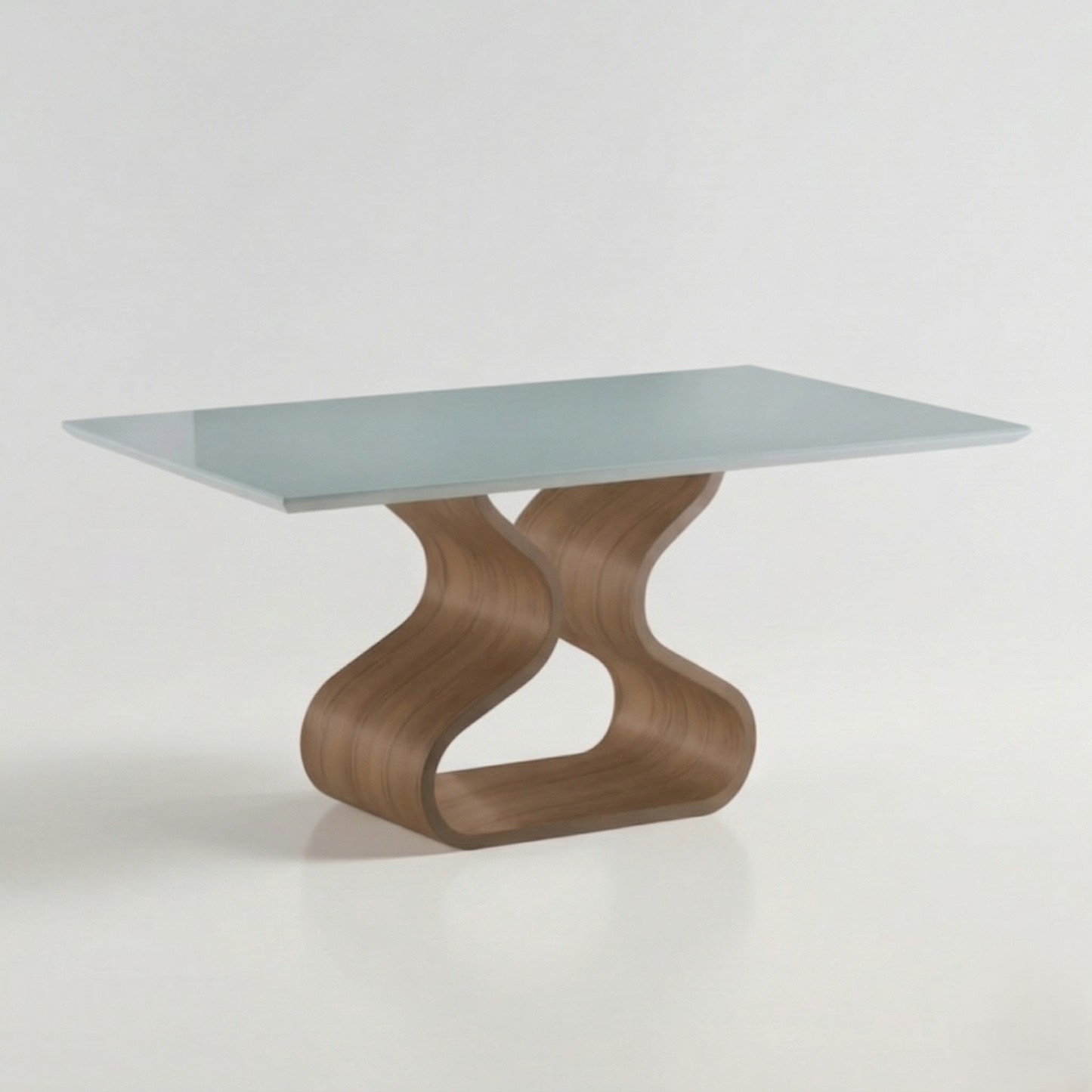 Mesa de jantar com tampo de vidro translúcido e base de madeira ondulada