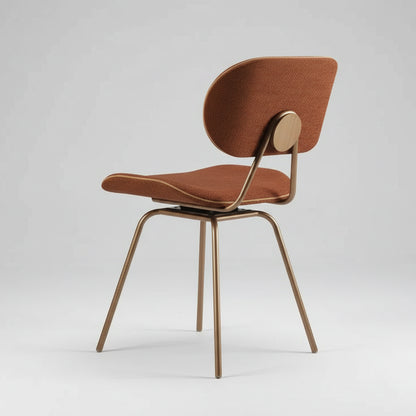 Cadeira de jantar estofada marrom com encosto oval e base metálica dourada, vista lateral