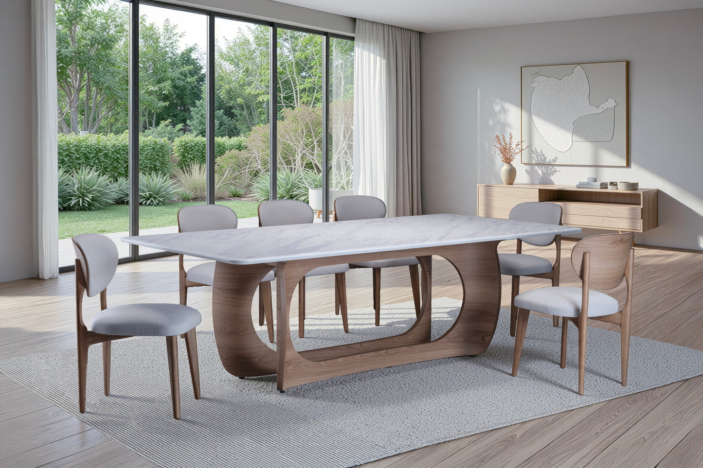 Mesa de jantar com tampo de vidro retangular e base de madeira, cadeiras estofadas