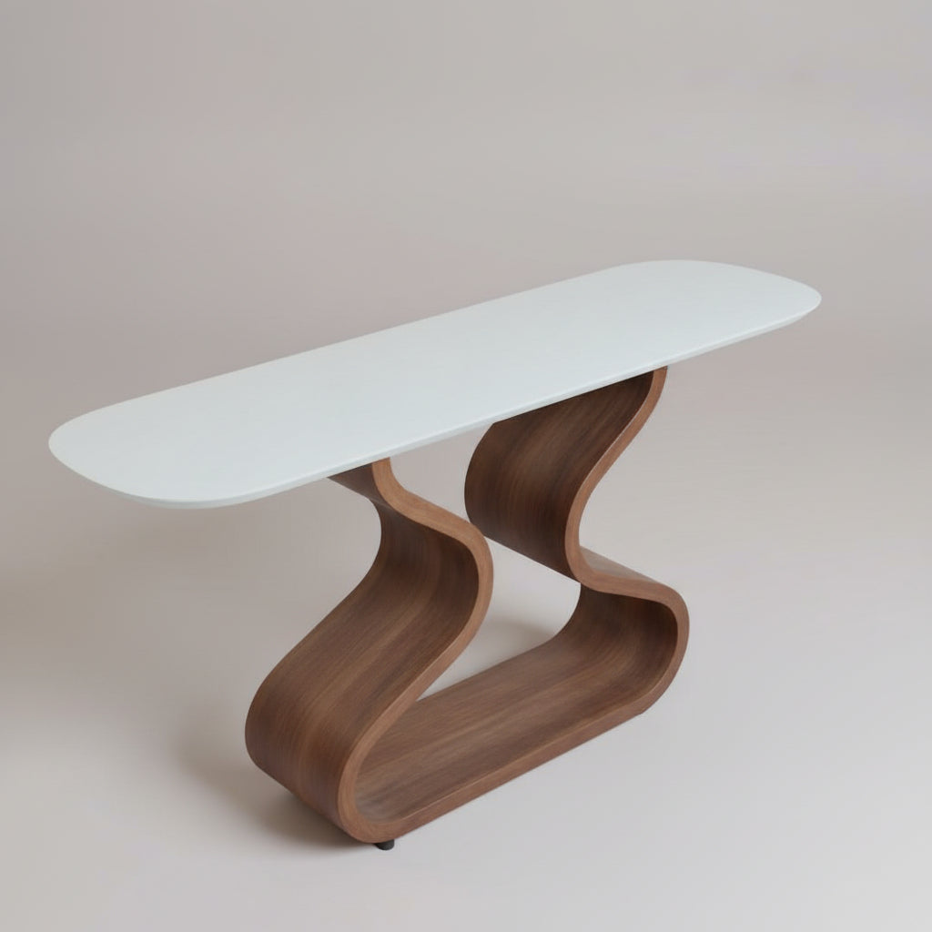 Aparador console com tampo branco e base de madeira escura ondulada